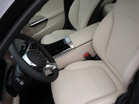 New 2026 Mercedes-Benz C 300 4MATIC Sedan image 30