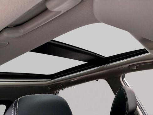 Used 2023 Nissan Rogue SL w/ SL Premium Package image 22