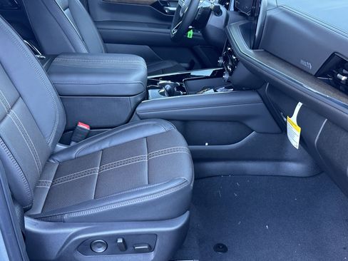 New 2025 Chevrolet Tahoe High Country image 13