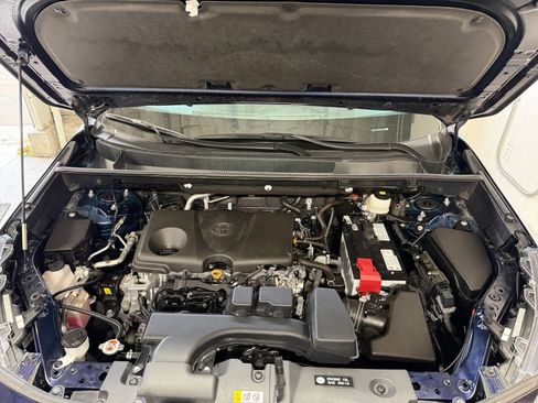 Used 2025 Toyota RAV4 XLE image 32