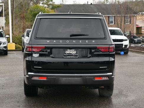 Used 2022 Jeep Wagoneer Series III w/ Premium Group I image 14