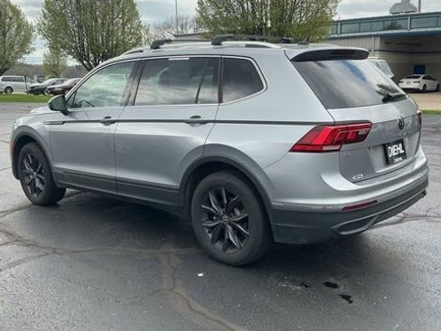 Used 2024 Volkswagen Tiguan SE image 2