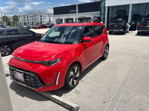 Certified 2025 Kia Soul GT-Line w/ GT-Line Technology Package FWD image 3