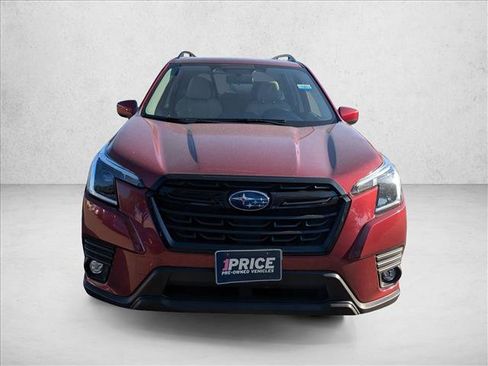 Used 2024 Subaru Forester Premium AWD/4WD image 2
