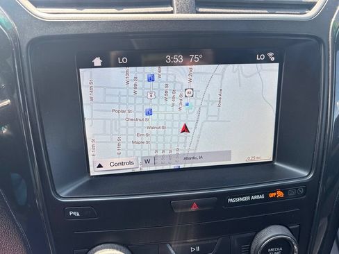 Used 2019 Ford Explorer XLT w/ Equipment Group 202A AWD/4WD image 26