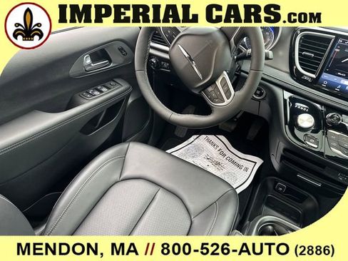 New 2026 Chrysler Pacifica Select FWD image 17