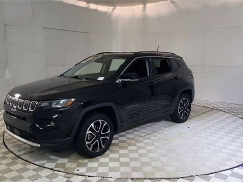 Used 2022 Jeep Compass Limited image 4