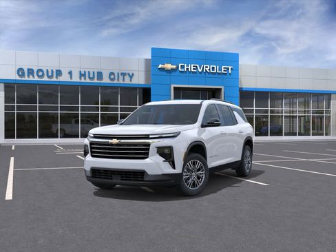 New 2026 Chevrolet Traverse LT w/ Driver Confidence Package FWD image 8