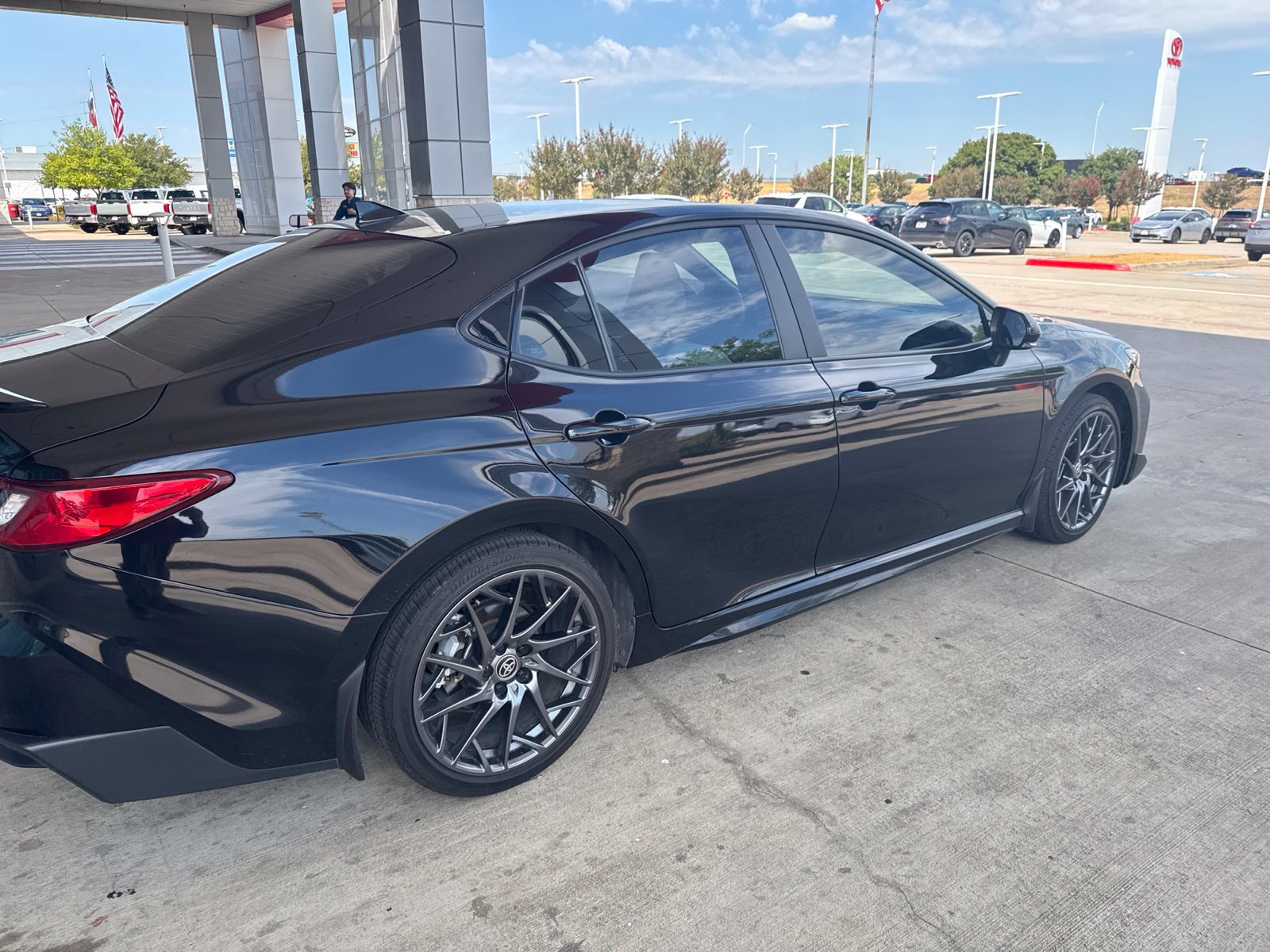 Used 2026 Toyota Camry SE w/ Multimedia Upgrade Package FWD image 17