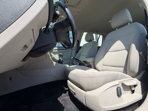 Used 2017 Volkswagen Golf S image 6