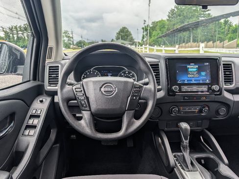 Used 2023 Nissan Frontier SV w/ Technology Package RWD image 29