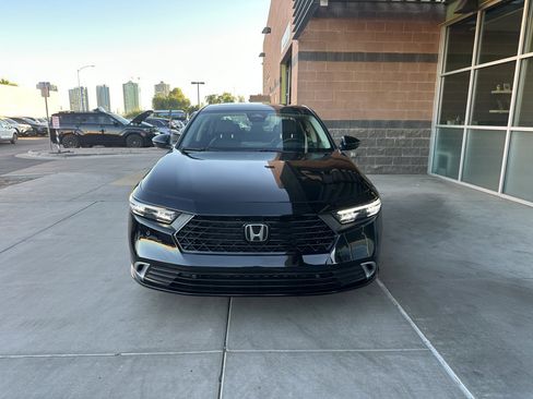 Used 2024 Honda Accord Touring image 7