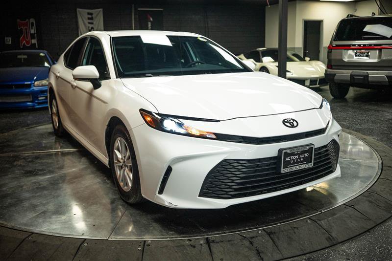 Used 2026 Toyota Camry LE FWD image 5
