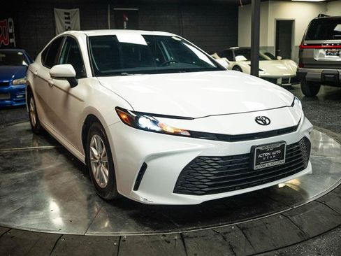 Used 2026 Toyota Camry LE FWD image 5