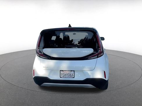 Used 2025 Kia Soul LX w/ LX Technology Package image 12