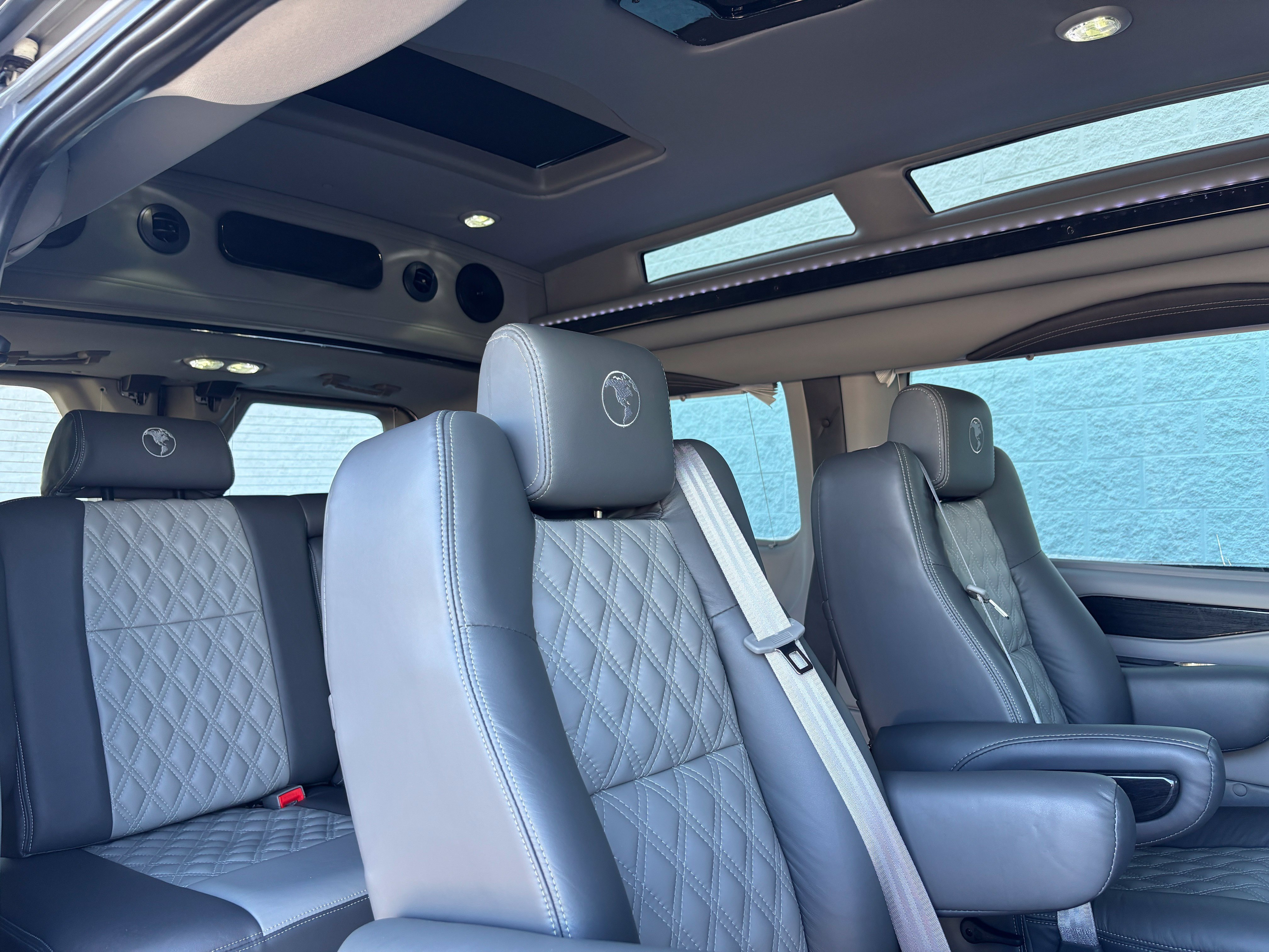 Used 2024 Ford Transit 150 Low Roof RWD image 41