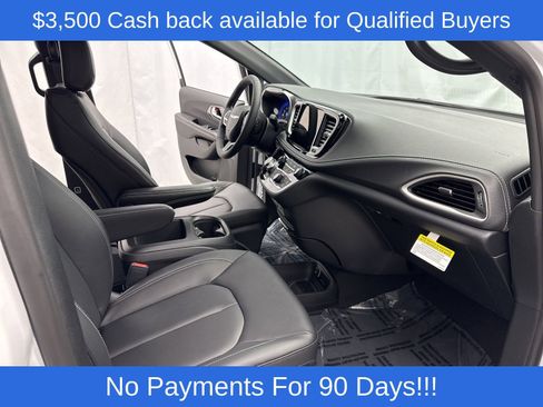 New 2026 Chrysler Pacifica Select image 28
