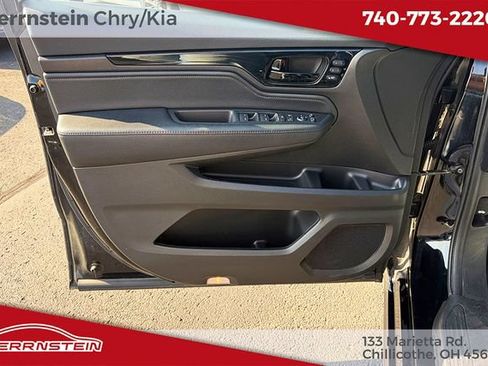 Used 2023 Honda Odyssey Elite image 14