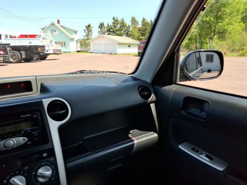 Used 2006 Scion xB FWD image 18