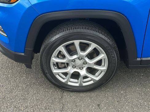 Used 2023 Jeep Compass Latitude w/ Sun and Sound Group image 9