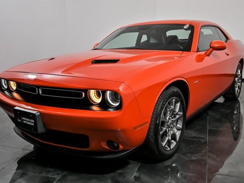 Used 2017 Dodge Challenger GT w/ Technology Group image 5