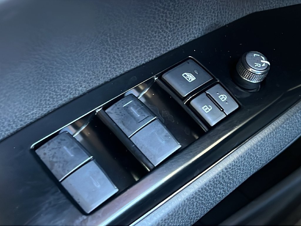 Used 2026 Toyota Camry SE w/ Multimedia Upgrade Package FWD image 17