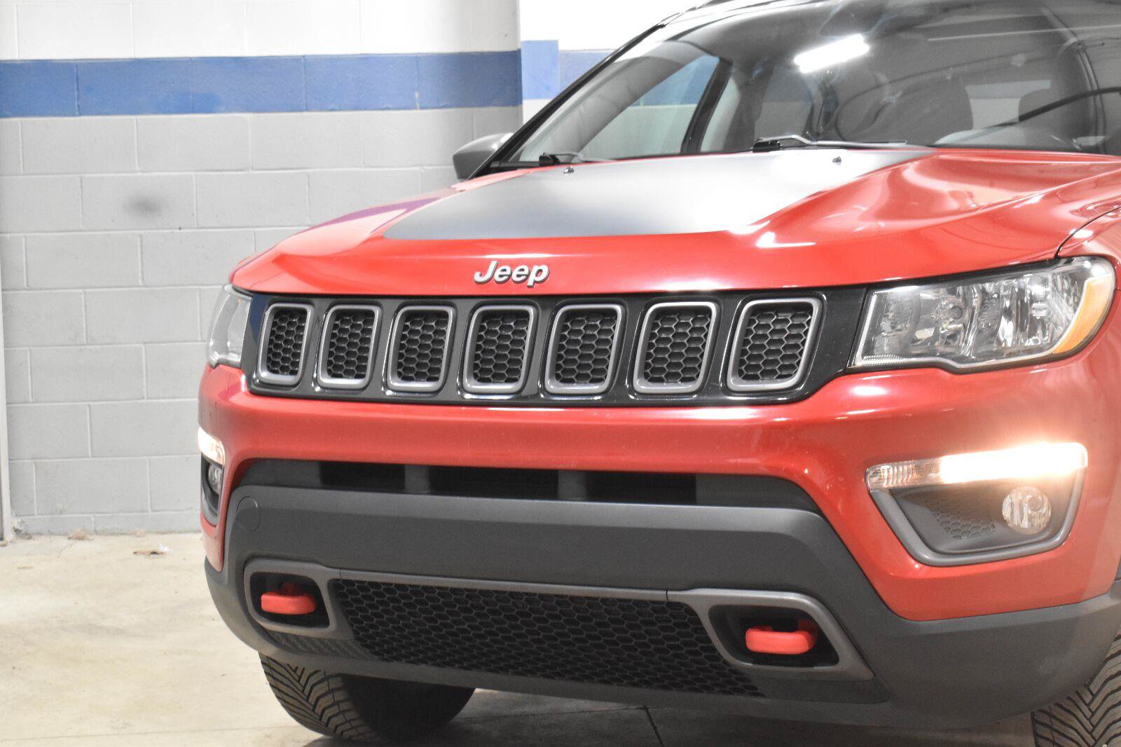 Used 2017 Jeep Compass Trailhawk w/ Leather Interior Group AWD/4WD image 31