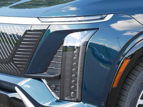 New 2026 Cadillac Vistiq Luxury w/ LPO, Floor Liner Package image 14