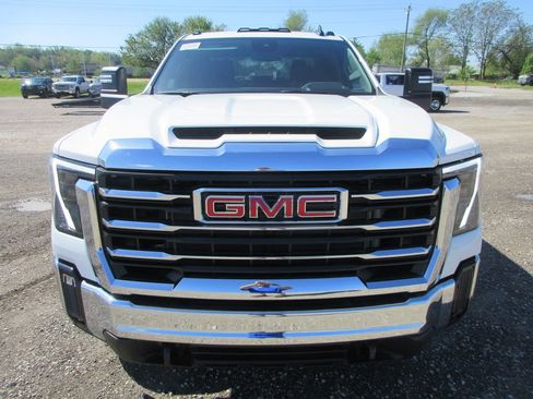 New 2026 GMC Sierra 2500 SLE w/ SLE Value Package; AWD/4WD image 11