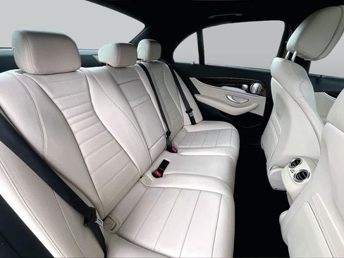 Used 2017 Mercedes-Benz E 300 image 18