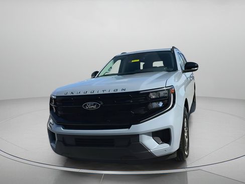 New 2025 Ford Expedition Active image 10