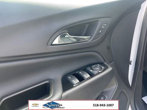 Used 2024 Chevrolet Equinox Premier AWD/4WD image 11