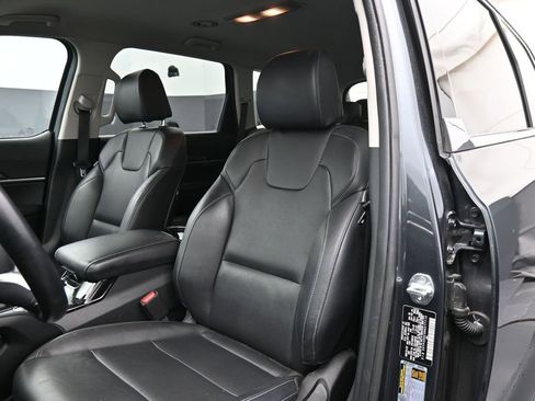 Used 2022 Kia Telluride LX AWD/4WD image 20
