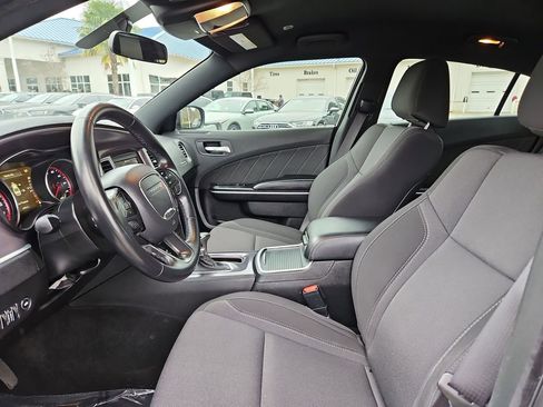 Used 2019 Dodge Charger SXT image 19