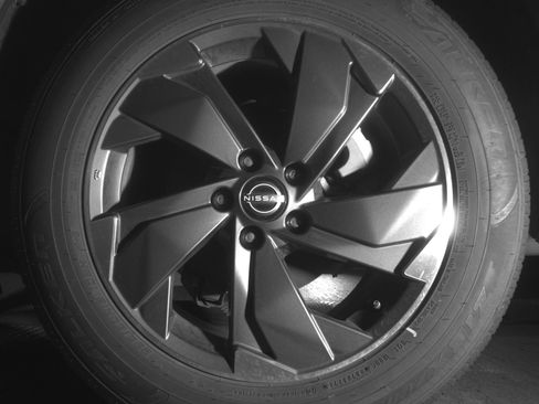 Used 2025 Nissan Rogue SV image 14