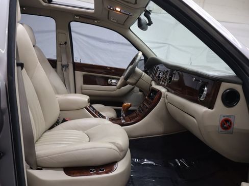 Used 1999 Bentley Arnage Green Label RWD image 10
