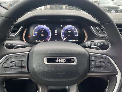 New 2025 Jeep Grand Cherokee Limited image 13