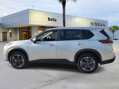 Certified 2025 Nissan Rogue SV image 3