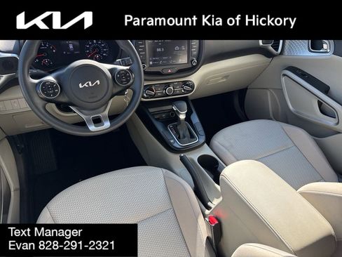 Used 2022 Kia Soul LX image 14