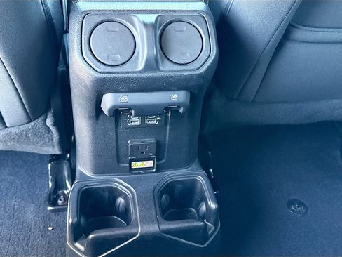Used 2020 Jeep Wrangler Unlimited Sahara image 18