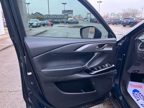 Used 2022 MAZDA CX-9 Touring image 12