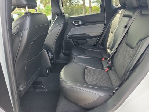Used 2024 Jeep Compass Latitude AWD/4WD image 13