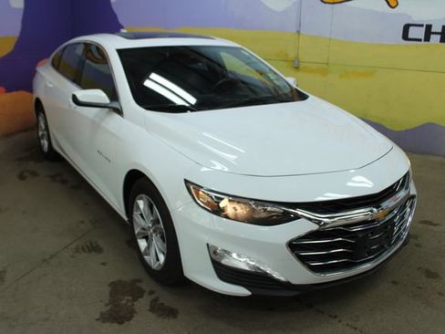 Used 2020 Chevrolet Malibu LT w/ LT Plus Package FWD image 2