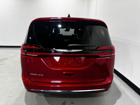 Used 2025 Chrysler Pacifica Select FWD image 22