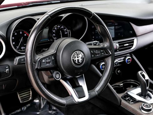 Used 2022 Alfa Romeo Giulia Ti AWD/4WD image 18