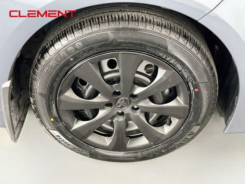 Used 2025 Toyota Corolla LE FWD image 30