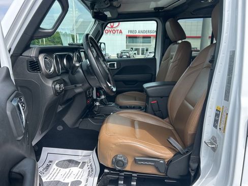 Used 2020 Jeep Gladiator Rubicon AWD/4WD image 2