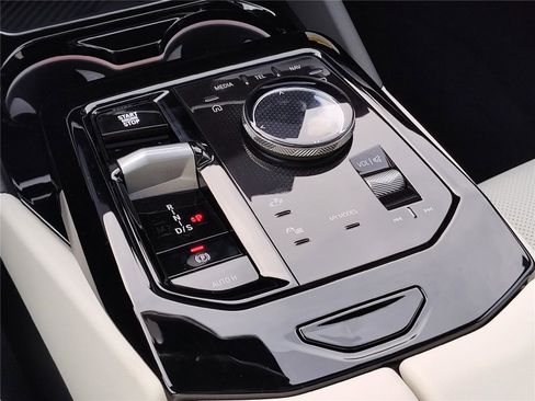 New 2026 BMW 530i w/ M Sport Package RWD image 9