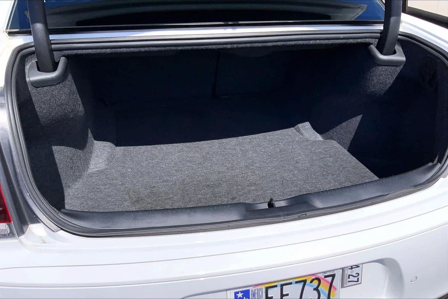 Used 2023 Chrysler 300 C RWD image 18
