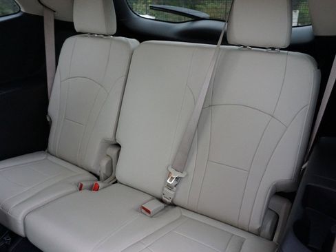 Used 2023 Buick Enclave Premium w/ Experience Buick Package image 32